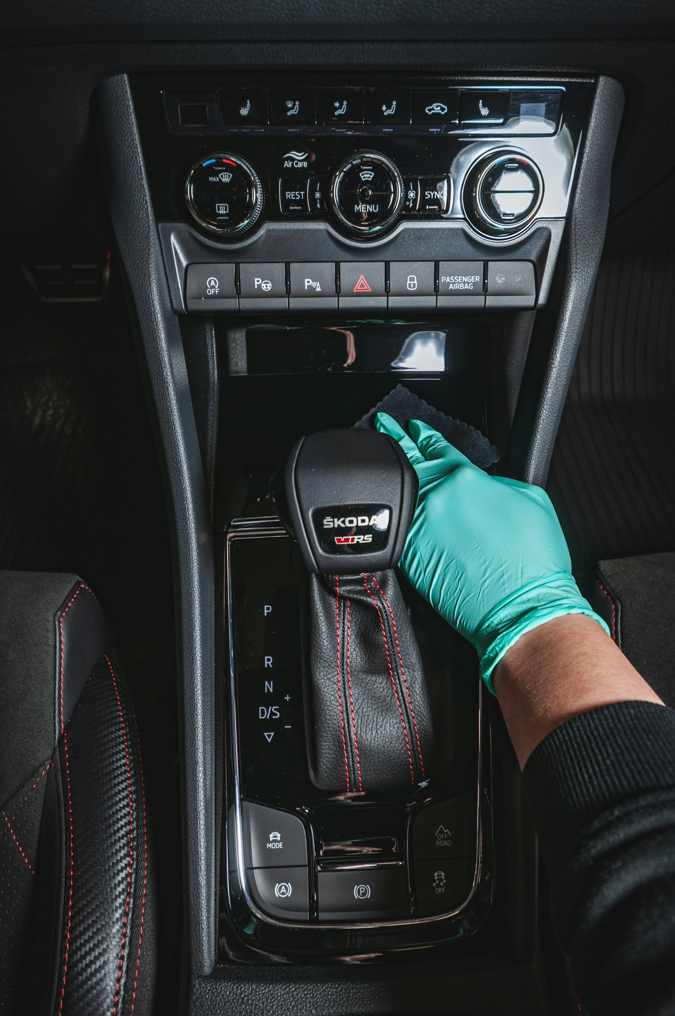 Osnovno čiščenje vozila — Car Detailing Brežice